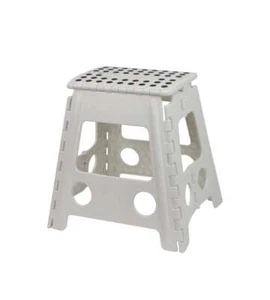 Sgabello pieghevole bianco in plastica 39x29x22 cm - Foto 1 di 1