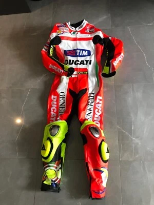 Valentino Rossi repsol honda motorbike racing cowhide leather suit of 2012 - Imagen 1 de 4