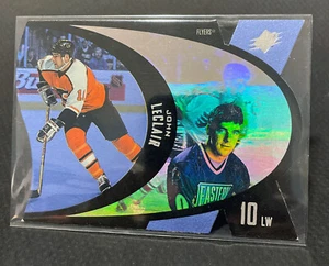 1997-98 Upper Deck SPX Die Cut Holoview #38 Blu - JOHN LECLAIR - Volantini - Foto 1 di 2