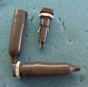 2 pcs. of BELLING LEE L2004A 1366 FUSE HOLDER with Insulating Cover - Picture 1 of 1