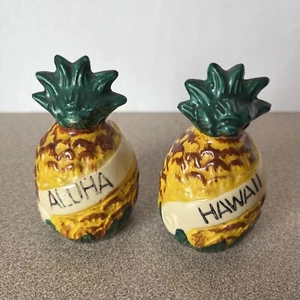 VINTAGE CERAMIC PINEAPPLE SALT & PEPPER SHAKERS ALOHA HAWAII SOUVENIR JAPAN - Picture 1 of 6