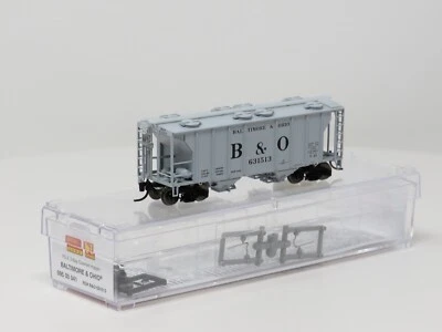 Micro-Trains N 09500041 Baltimore & Ohio PS-2 Covered Hopper Freight Car - Image 1 of 4