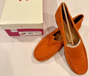 Naturalizer Women's 8.5M Simmons Pumpkin Colored Suede Slip On Cushioned Loafers - Picture 1 of 13