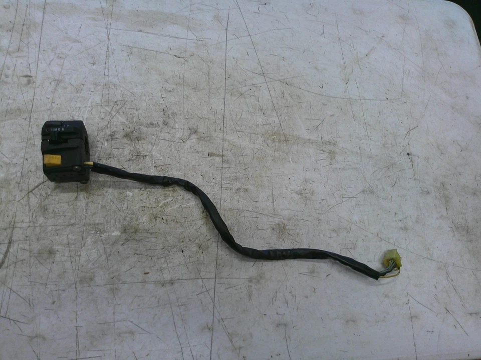 1991-1992 Suzuki GSXR 750 mandos izquierdo interruptores bocina giratoria Foto 1 de 4