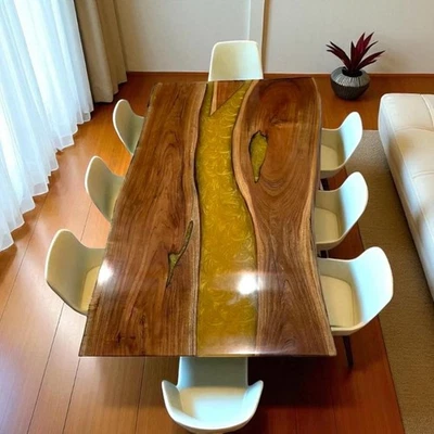 Mesa de comedor de río hecha a mano con borde vivo de madera y resina dorada - pieza de arte moderna de lujo Foto 1 de 4