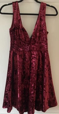 Mini Vestido Patinador Lulus This Night Terciopelo Borgoña Sin Espalda - Talla M Foto 1 de 4