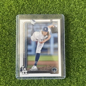 2025 Topps #201 Tyler Glasnow Los Angeles Dodgers - Picture 1 of 2