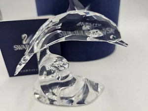 Estatuilla de cristal de Swarovski delfín en ola #190365 con caja y certificado de autenticidad pez ola del océano - Imagen 1 de 8