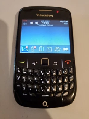 BlackBerry Curve 8520 2.4" 256 MB, 2MP Unlocked Smartphone - Black - Image 1 of 4