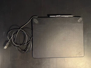 Tablette stylet graphique Bluetooth moyen Wacom Intuos CTH-690 - Noir - Photo 1/3