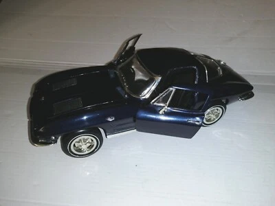 CHEVROLET CORVETTE 1963 BLU ERTL SCALA 1/18 NO BOX - Immagine 1 di 4