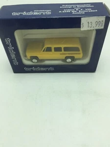 Trident Chevrolet Suburban Schulbus 90116 - Bild 1 von 2