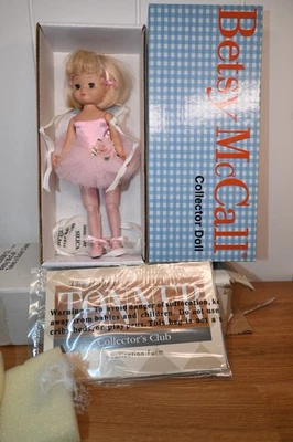 Tonner Tiny 8" Betsy McCall leva uma aula de balé  - Imagem 1 de 3