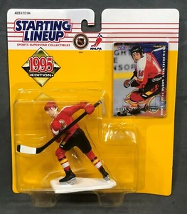 Figura y tarjeta THEOREN FLEURY Calgary Flames Kenner alineación inicial SLU 1995 - Imagen 1 de 5