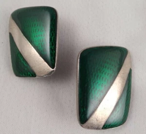 Pendientes de clip vintage esmaltados verdes en tono plata - Imagen 1 de 6