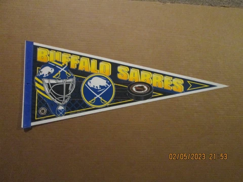 NHL Buffalo Sabres Vintage 1990's Goalie Helmet Style #2 Team Logo Pennant Cover
