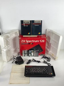 Sinclair ZX Spectrum 128K Toastrack Juego de Computadora De Colección Árabe e Inglés - Imagen 1 de 24