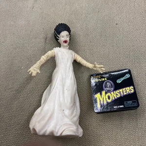 Vampire Queen  Monster 2006 Imperial Universal Monster Life Like Stretchy - Picture 1 of 3