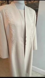 Neutraler Anzug Brautmutter 16 Nude mit Fascinator - Bild 1 von 18