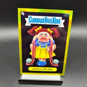 2023 Topps Chrome Garbage Pail Kids 6 #226a Pierced Pearl Yellow /275 - Bild 1 von 2