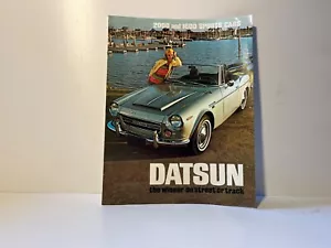 Cartella vendita Datsun 1970, auto sportive 2000 e 1600 - Foto 1 di 3