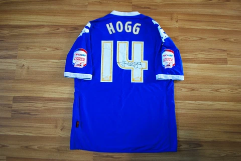 MATCH WORN / SIGNED PORTSMOUTH HOME FOOTBALL SHIRT JERSEY 2010-11 JONATHAN HOGG Cover