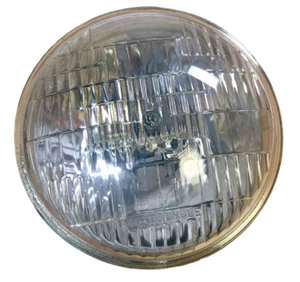 Wagner H4467 5 3/4" Round 12 V Sealed Beam Motorcycle Headlight 50W / 35W - Picture 1 of 5