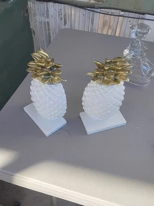 Pineapple Book Ends White And Gold Tone Tops Classic - Picture 1 of 11