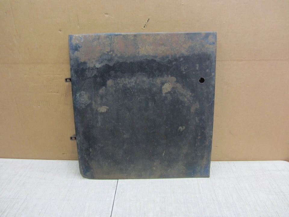 VTG ANTIQUE MODEL T FORD TOURING COUPE LEFT FRONT DOOR W LATCH ORIGINAL LF - Image 1 of 4