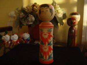 INUSUAL MUÑECA NODDER KOKESHI TRADICIONAL PINTADA A MANO JAPONESA DE COLECCIÓN - Imagen 1 de 6