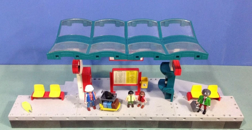 Playmobil -- Pièce de rechange - Grand quai de gare 4382 -- - Photo 1/1