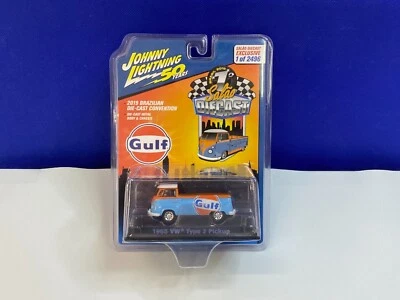 JOHNNY LIGHTNING 1/64 SALAO DIECAST EXCLUSIVE GULF 1965 VW TYPE 2 PICKUP - Image 1 of 4