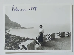 09224 Foto d'epoca 190 - Donna a Monte Pellegrino (Palermo) - 1958 - Picture 1 of 4