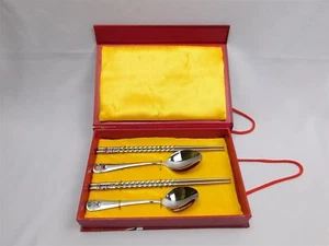 Peking Opera Art Stainless 2 Spoons & 2 Sets Of Chopsticks IOB Unused R-6172 - Picture 1 of 22