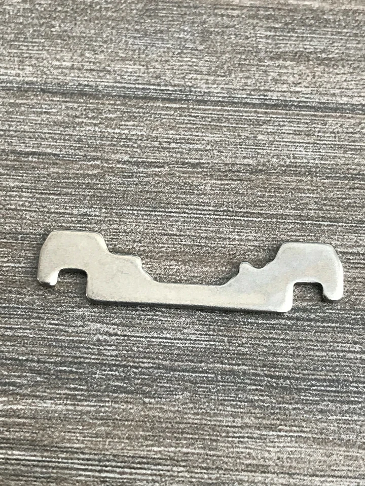 Kenwood J19-1572-04 Battery Latch TK-2100, 3100, 3101, 260G, 360G, 370, 372G NEW - Image 1 of 1