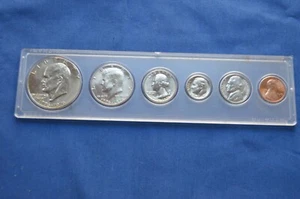1975 Birth Year Set  Includes Eisenhower Dollar and Kennedy Half Dollar 75-7 - Picture 1 of 2