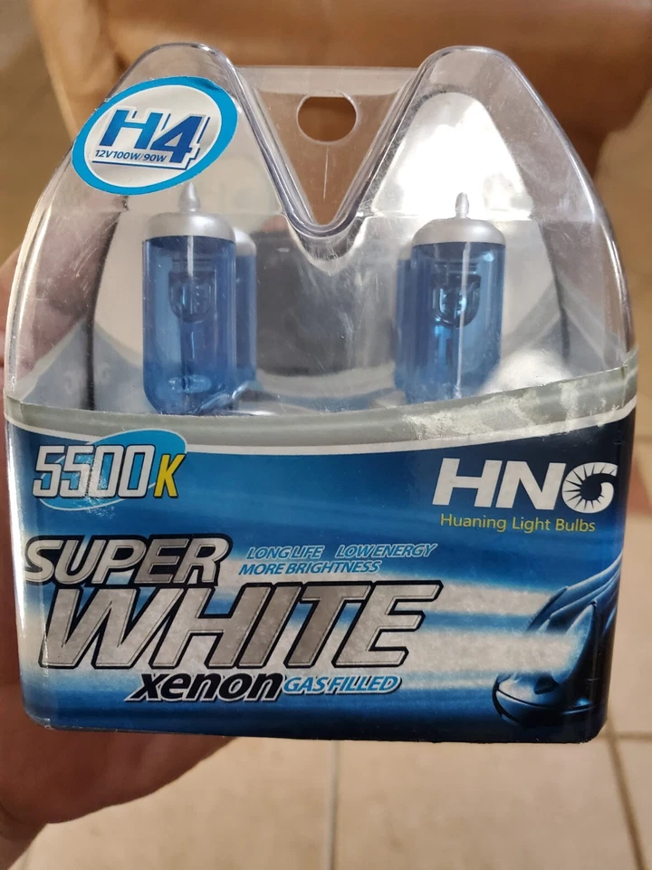 HNG Xenon Gas Filled Super White Bulbs H4 - Image 1 of 4
