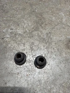 Jeep Cherokee XJ 87-01 4.0 Radiator Lower Insulator Bushings (2) OEM (Y01) - Picture 1 of 4