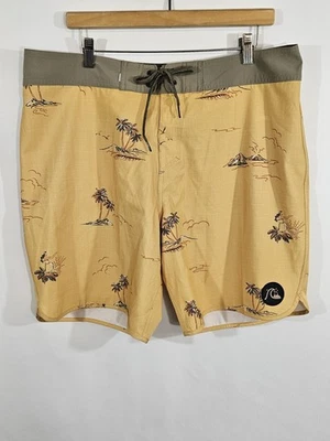 Pantalones Cortos Quiksilver Highline Para Hombre 36 Amarillo Playa Volcán Estampado Hawaii Foto 1 de 4