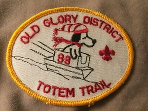 (mr10) Pfadfinder - Old Glory District - '83 Totem Trail SNOOPY Schlittenaufnäher - Bild 1 von 2