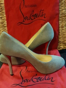 Christian Louboutin pelle scamosciata tacco alto plateau interno ~ taglia Europa 38, nuovo di zecca - Foto 1 di 10