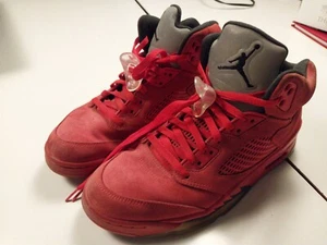 Nike Air Jordan 5 V Retro 2017 Rosso Scamosciato 136027-602 Uomo Taglia 9.5 - Foto 1 di 5