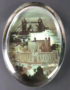 Vintage Nigel Pain Collectible PAPERWEIGHT - Hand Cast Glass - Made In England - Picture 1 of 4
