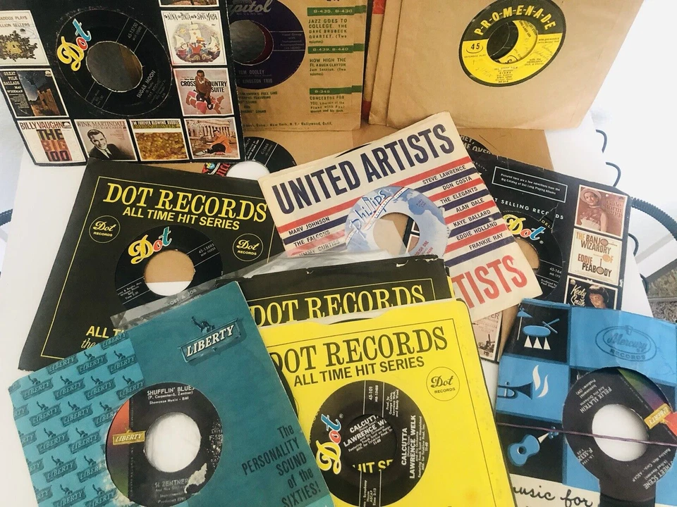 Lot of 24 Vtg 1960s Rock Roll 45 RPM RECORDS Fabian Kingston Trio Pat Boone Welk - Image 1 of 4