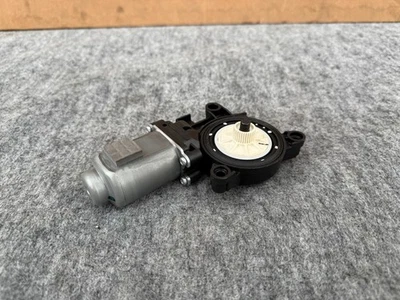 KIA STINGER 2018-2023 OEM REAR RIGHT PASSENGER SIDE DOOR WINDOW MOTOR ASSEMBLY - Image 1 of 4