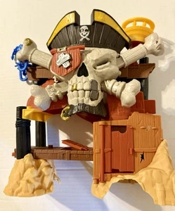 2015 Mattel Imaginext Pirates Blackbeard's Lair Castle Playset - Bild 1 von 7