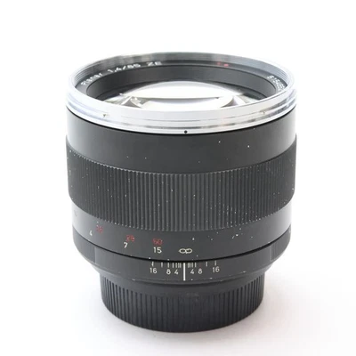 Carl Zeiss Planar T* 85mm F/1.4 ZE (for Canon EF mount) #81 - Image 1 of 4