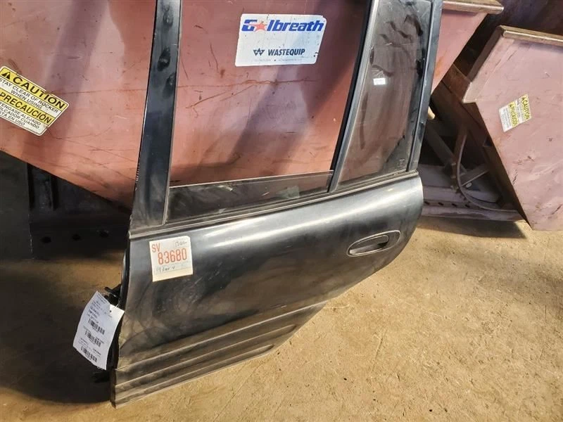 (LOCAL PICKUP ONLY) Driver Rear Side Door Without Fender Flare Fits 96-00 RAV4 5 Foto 1 de 2