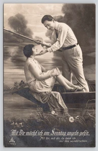 Postcard RPPC Romance Man and Woman in Boat Fishing on Sunday - Foto 1 di 2