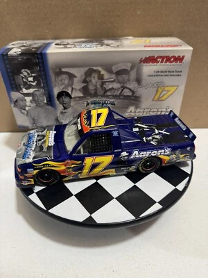 Camión Chevy fundido a presión Darrell Waltrip #17 Aaron’s 3 Stooges 2003 1/24 Foto 1 de 4